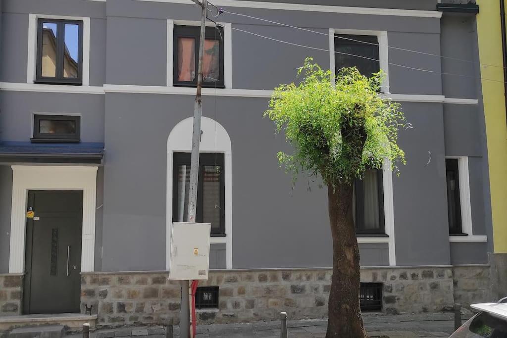 A Lovely 2 Bedroom Apartment In The Heart Of صوفيا المظهر الخارجي الصورة
